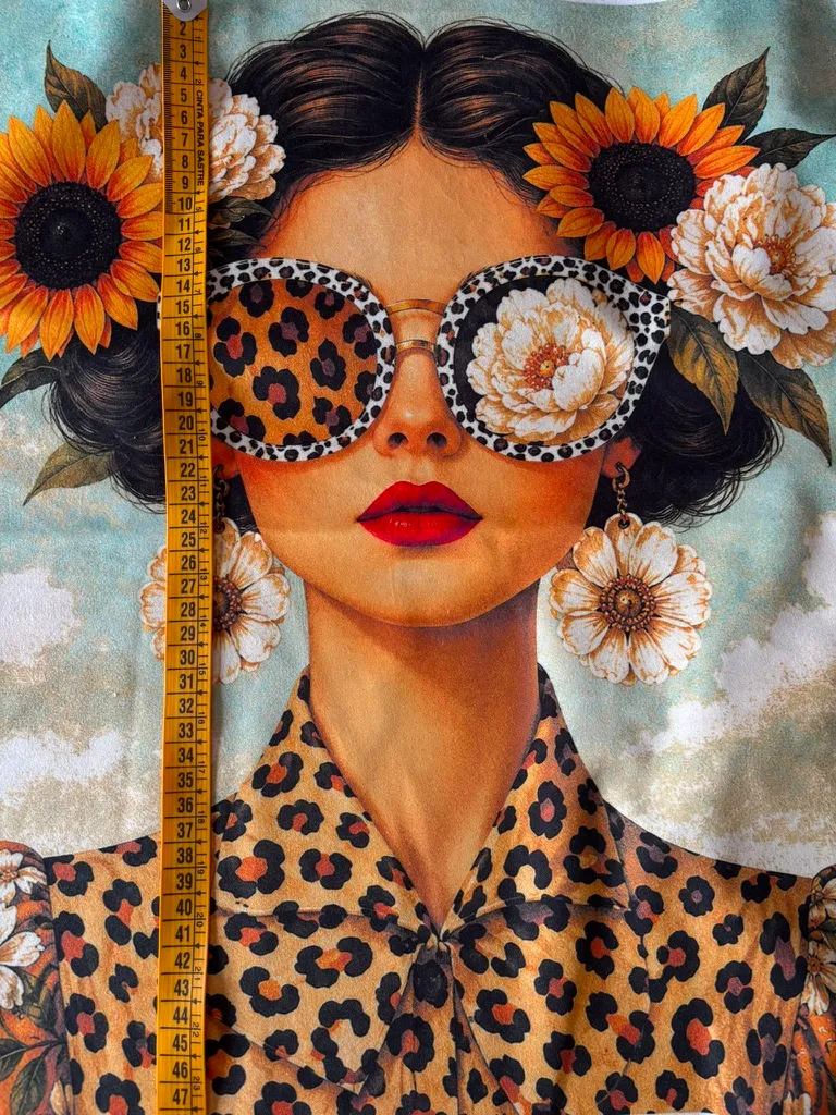 Panel mujer leopardo
