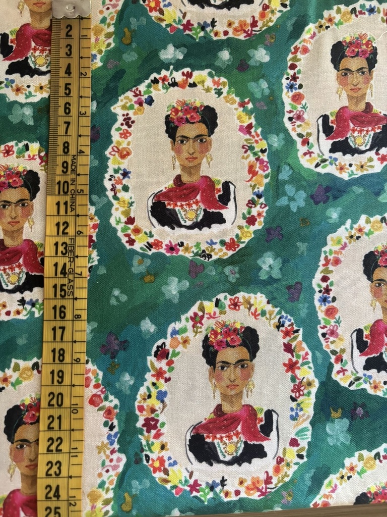 Frida Kahlo fondo verde