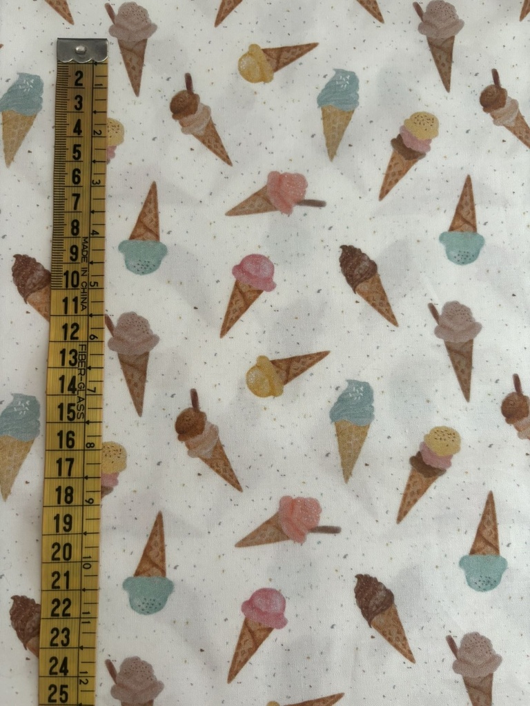 Helados fondo topitos en blanco