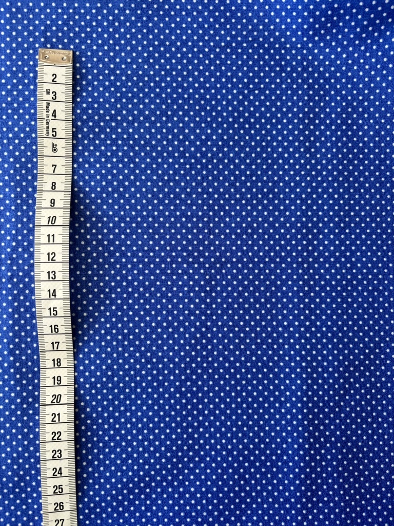 Topito blanco fondo Azul clein