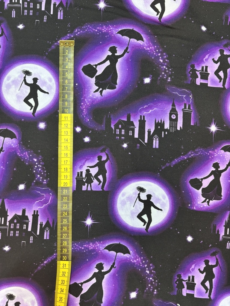 Mary Poppins morado y negro